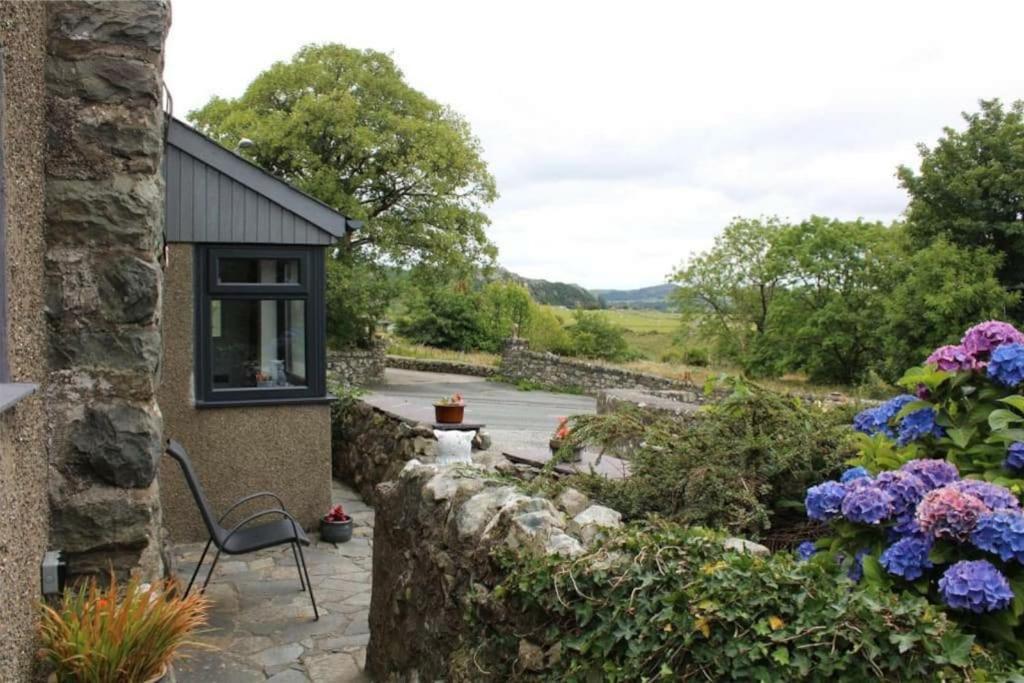 Cosy In Snowdonia *